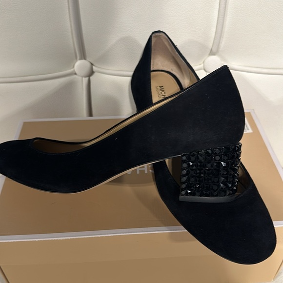 MICHAEL KORS ARABELLA BLACK SUEDE LEATHER STUDDED PUMPS SHOES 7.5M WORN ONCE - Picture 2 of 10